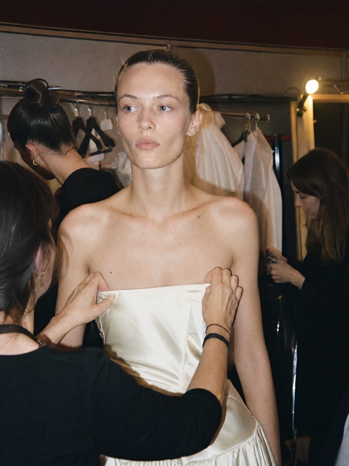 Coulisses d'un défilé à Paris